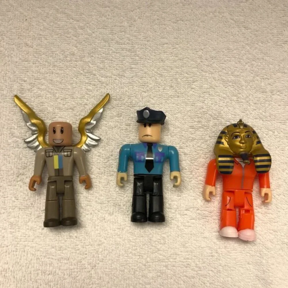 Lot of 3‎ Roblox Jailbreak action figures